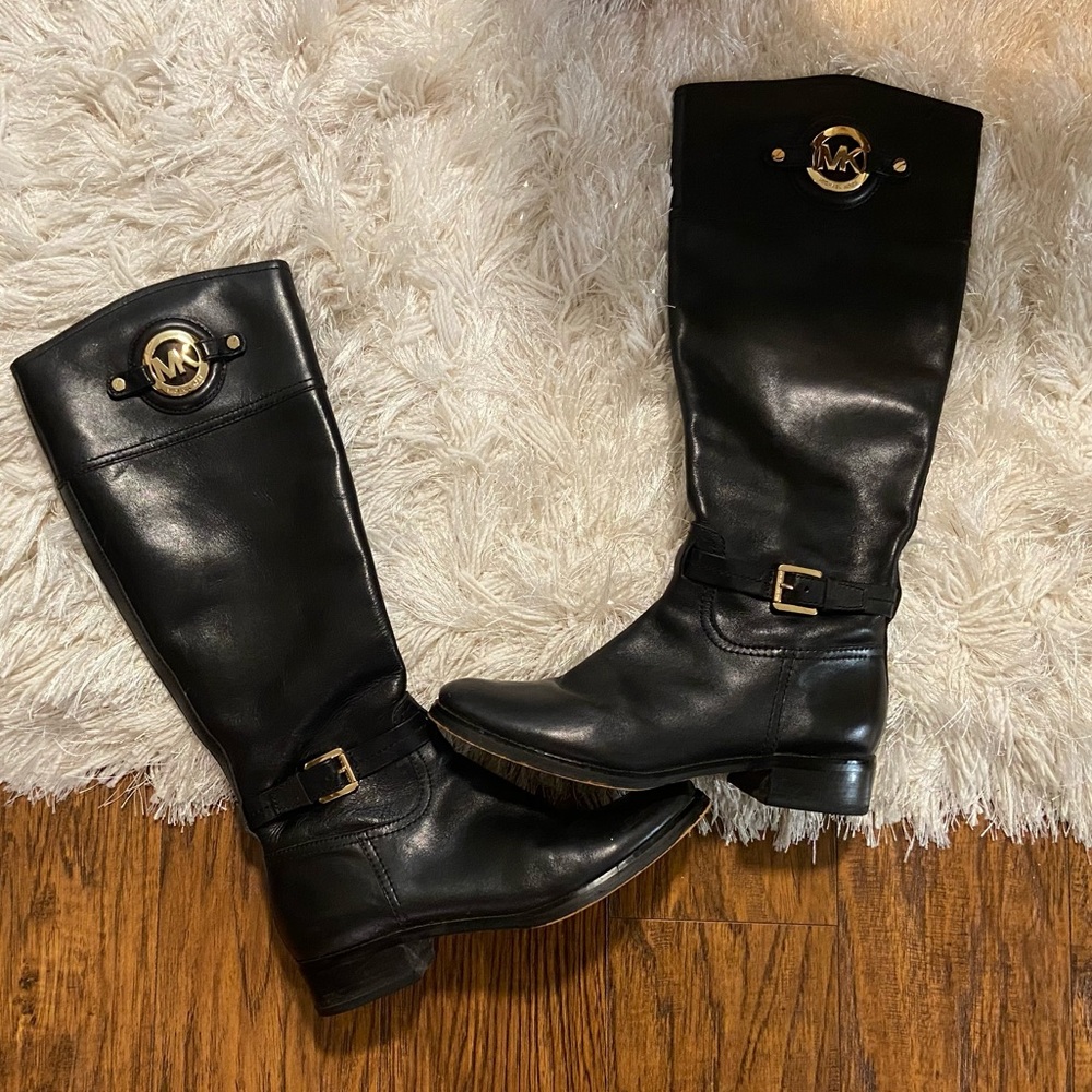 🤩Michael Kors boots🤩 accepting offers ‼️